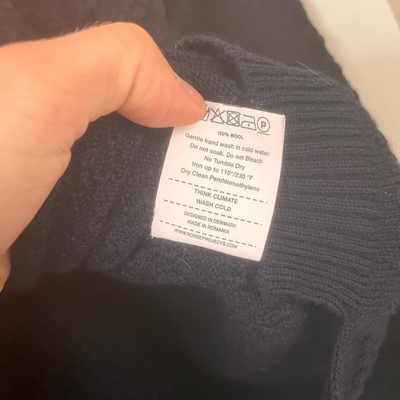 Norse Projects 100% Wool Bera Bubble Textured Navy Sweater Men’s XS - Picture 7 of 7
